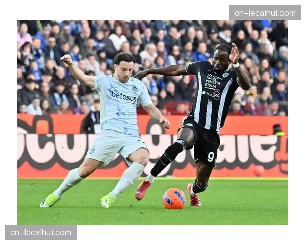 国米3-1击败乌迪内斯,联赛十连胜继续领跑积分榜 国米3-1击败乌迪内斯,联赛十连胜继续领跑积分榜