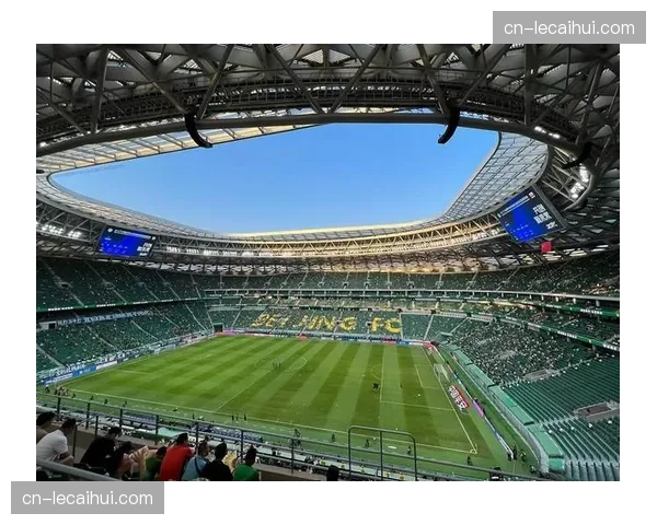 通讯：从混乱到有序，记录热刺球场在承办NFL伦敦赛后24小时内转换回足球模式的全过程