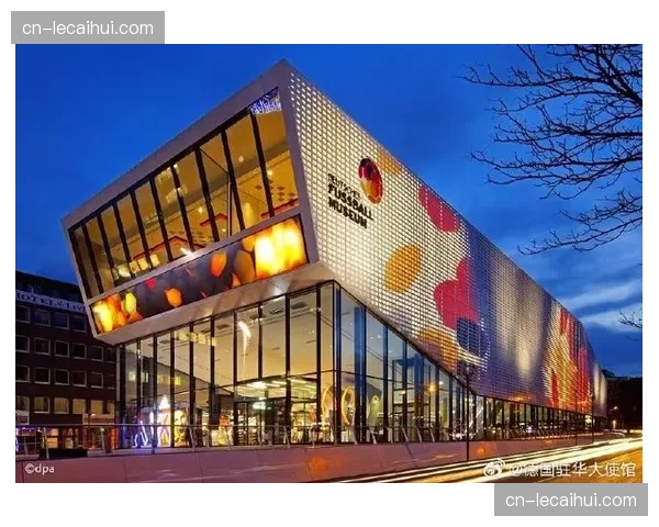 多特蒙德主场西格纳伊度纳公园球场启动翻新工程